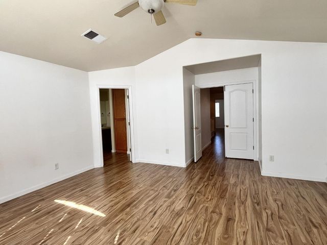 2954 E Pryor Drive, Fresno, CA 93720