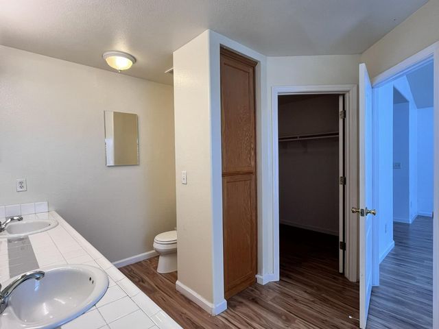 2954 E Pryor Drive, Fresno, CA 93720