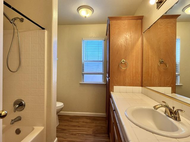 2954 E Pryor Drive, Fresno, CA 93720