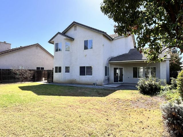 2954 E Pryor Drive, Fresno, CA 93720