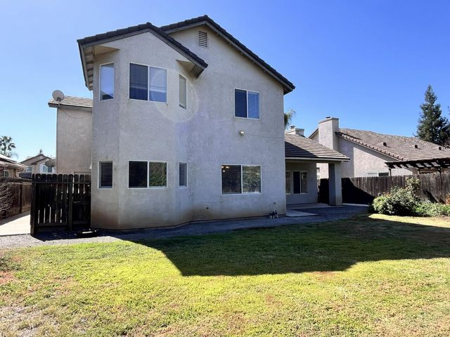 2954 E Pryor Drive, Fresno, CA 93720