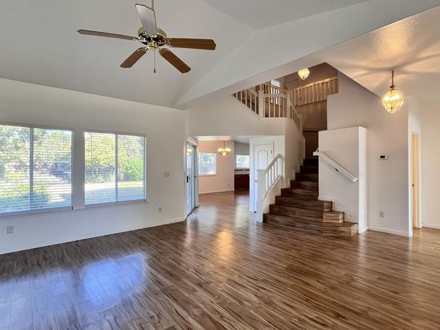 2954 E Pryor Drive, Fresno, CA 93720