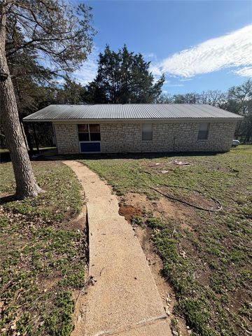 214 The Forest RD, Dale, TX 78616