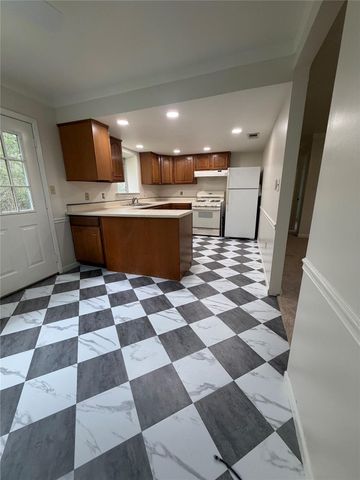 214 The Forest RD, Dale, TX 78616