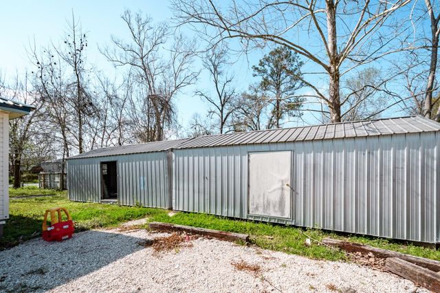 108 W Barrow Street, Dayton, TX 77535