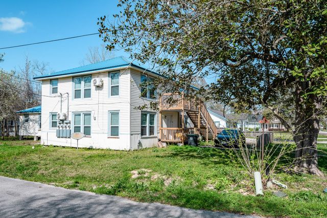 108 W Barrow Street, Dayton, TX 77535