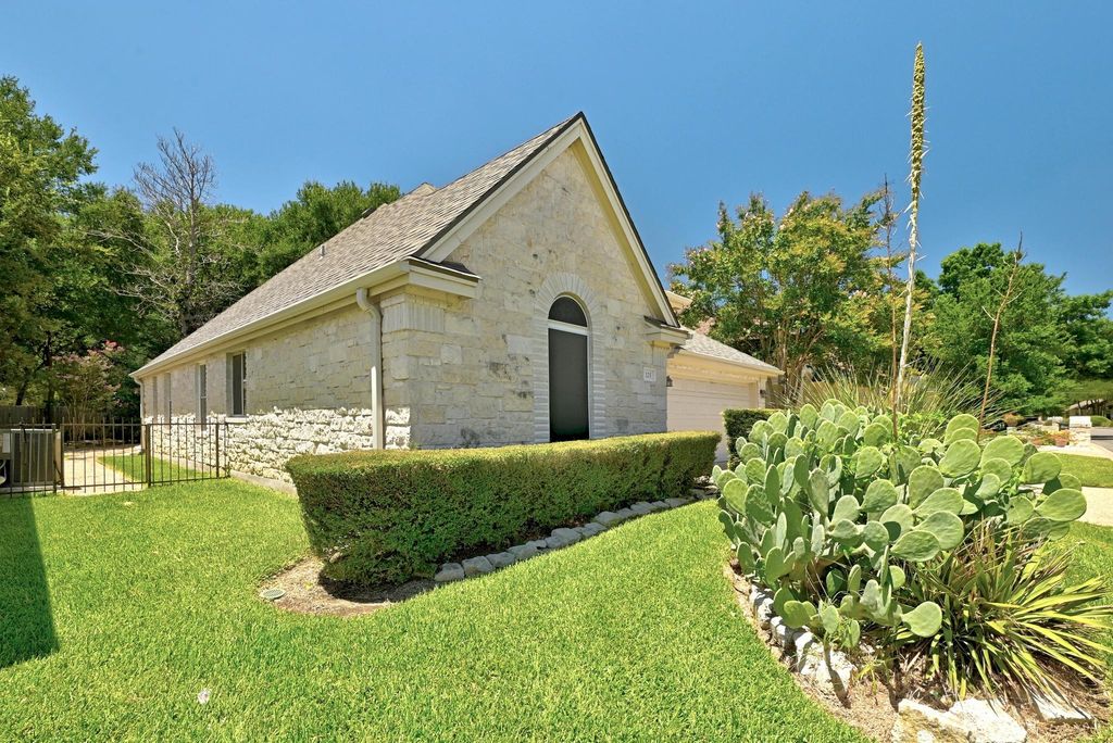 125 Melissa CT, Georgetown, TX 78628