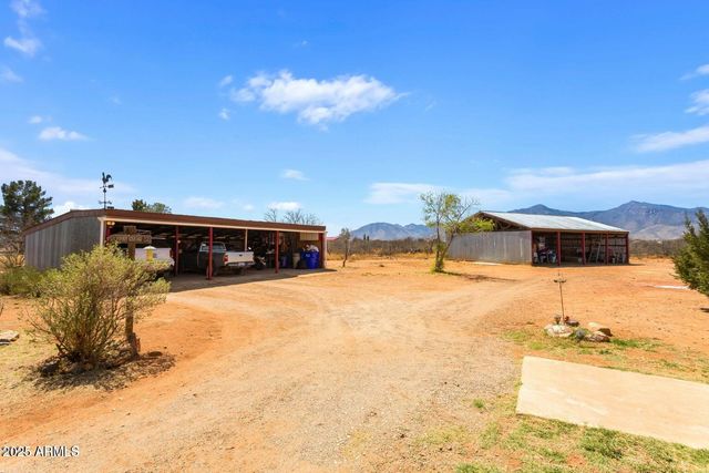 5780 S Mescalero Road, Hereford, AZ 85615