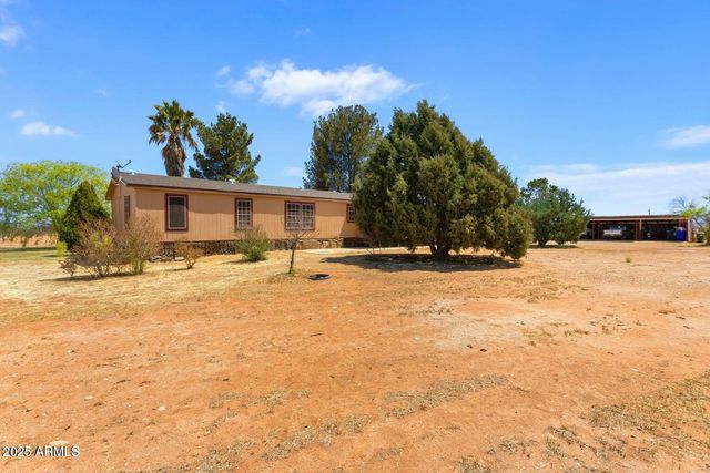 5780 S Mescalero Road, Hereford, AZ 85615