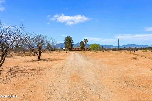 5780 S Mescalero Road, Hereford, AZ 85615