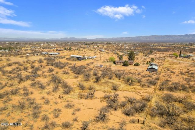 5780 S Mescalero Road, Hereford, AZ 85615