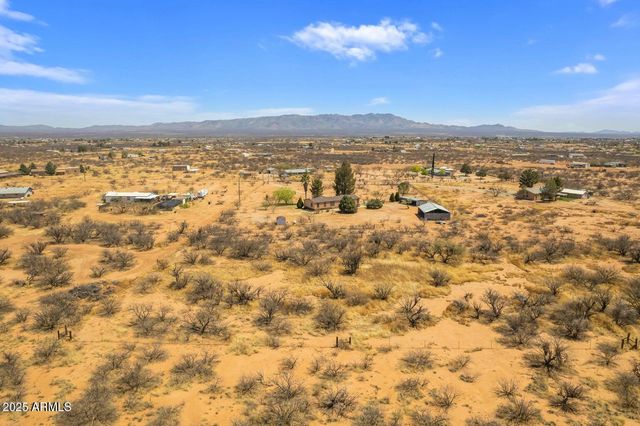 5780 S Mescalero Road, Hereford, AZ 85615