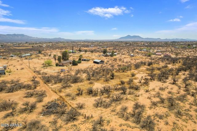 5780 S Mescalero Road, Hereford, AZ 85615