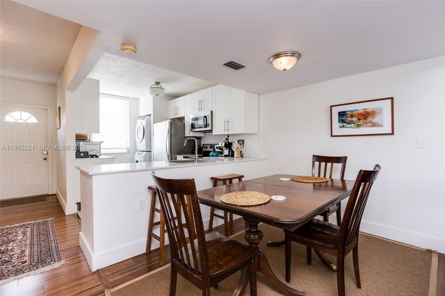 1651 NE 115th St 28C, Miami, FL 33181