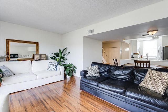 1651 NE 115th St 28C, Miami, FL 33181