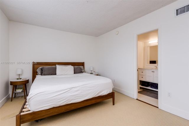 1651 NE 115th St 28C, Miami, FL 33181