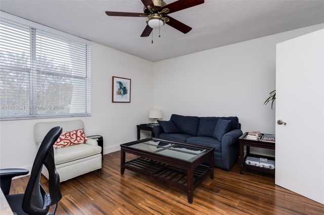 1651 NE 115th St 28C, Miami, FL 33181