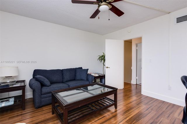 1651 NE 115th St 28C, Miami, FL 33181