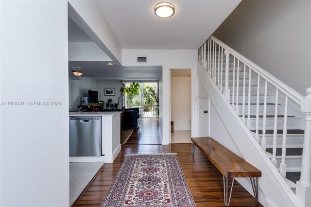 1651 NE 115th St 28C, Miami, FL 33181