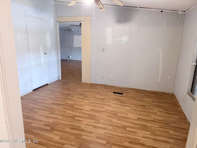 1607 TWIN LAKES Boulevard, Interlachen, FL 32148