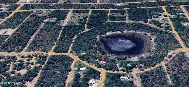 1607 TWIN LAKES Boulevard, Interlachen, FL 32148