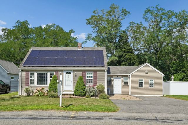55 Vernon St, Bridgewater, MA 02324