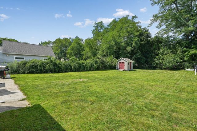 55 Vernon St, Bridgewater, MA 02324