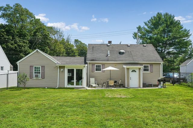 55 Vernon St, Bridgewater, MA 02324