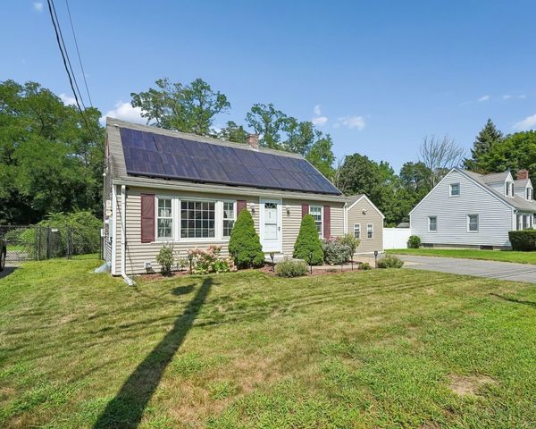 55 Vernon St, Bridgewater, MA 02324