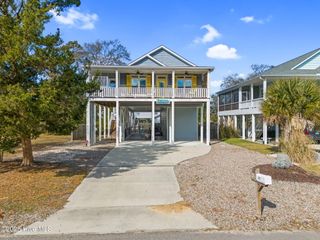 111 NE 54th Street, Oak Island, NC 28465