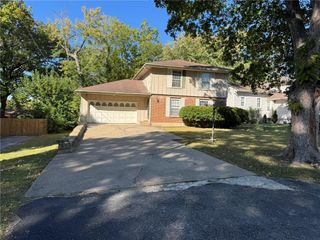 3400 N 59th Terrace, Kansas City, KS 66104