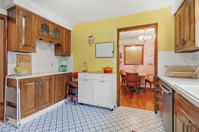 4114 Mckinley Street, Dearborn Heights, MI 48125