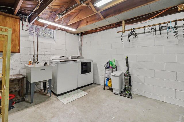 4114 Mckinley Street, Dearborn Heights, MI 48125