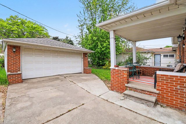 4114 Mckinley Street, Dearborn Heights, MI 48125