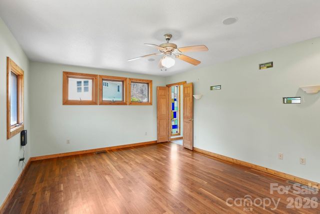 310 Burr Ridge, Marshall, NC 28753