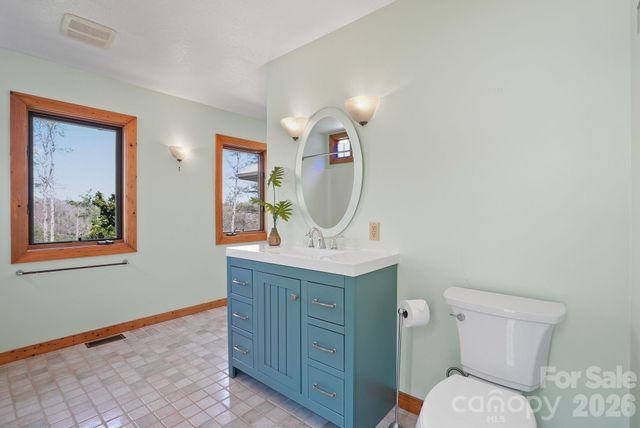310 Burr Ridge, Marshall, NC 28753