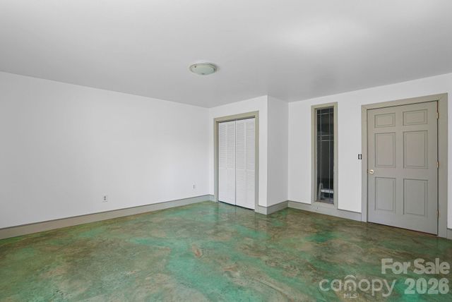 310 Burr Ridge, Marshall, NC 28753