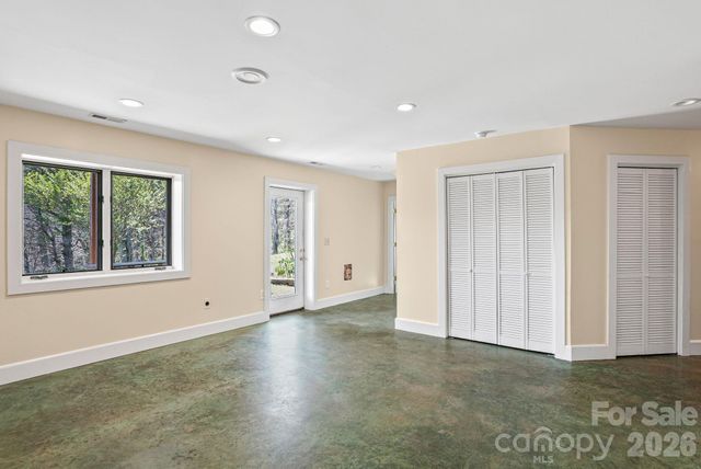 310 Burr Ridge, Marshall, NC 28753