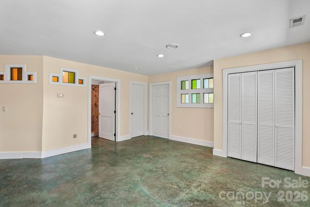 310 Burr Ridge, Marshall, NC 28753