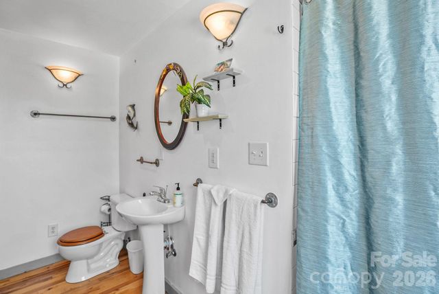 310 Burr Ridge, Marshall, NC 28753