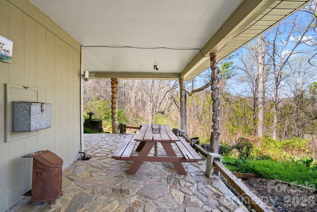 310 Burr Ridge, Marshall, NC 28753
