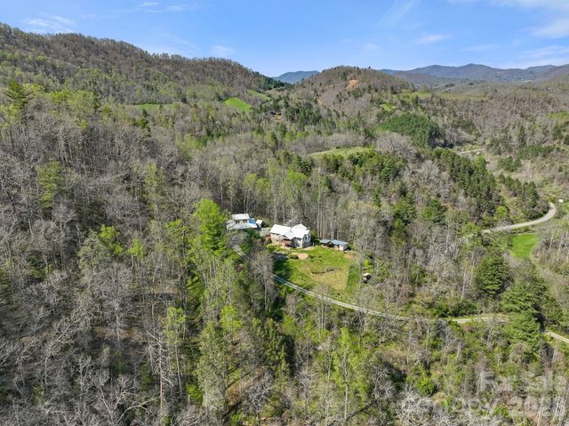 310 Burr Ridge, Marshall, NC 28753