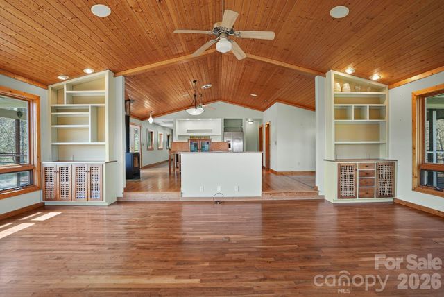 310 Burr Ridge, Marshall, NC 28753
