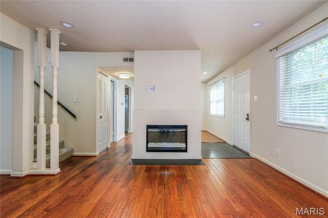 9024 W Swan Circle, Brentwood, MO 63144