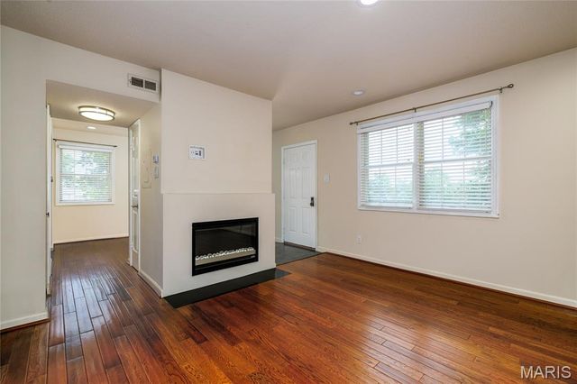 9024 W Swan Circle, Brentwood, MO 63144