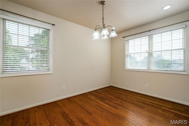 9024 W Swan Circle, Brentwood, MO 63144