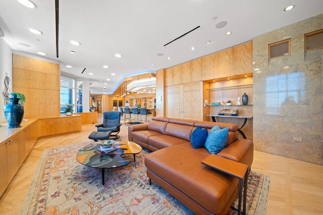 330 Las Colinas Boulevard E 1522, Irving, TX 75039