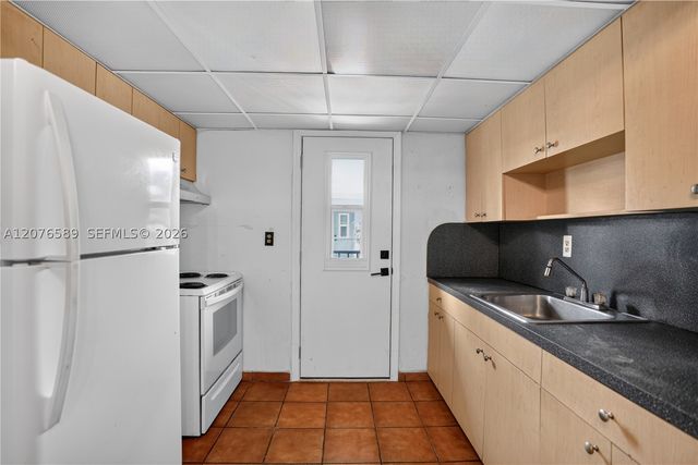 3240 Mary St S308, Miami, FL 33133