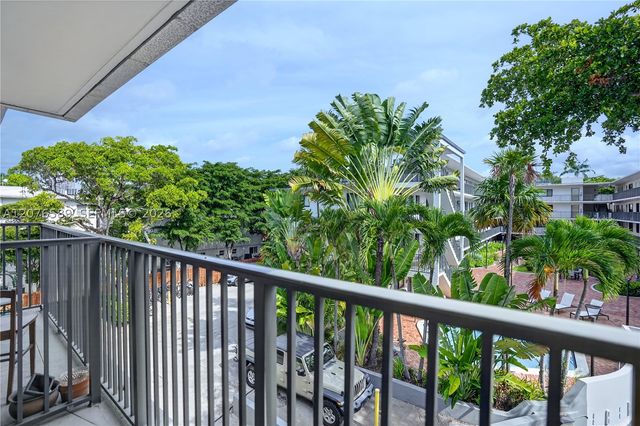 3240 Mary St S308, Miami, FL 33133