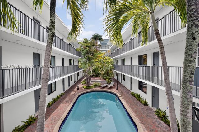 3240 Mary St S308, Miami, FL 33133